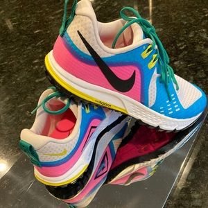 Women’s Nike zoom sneakers